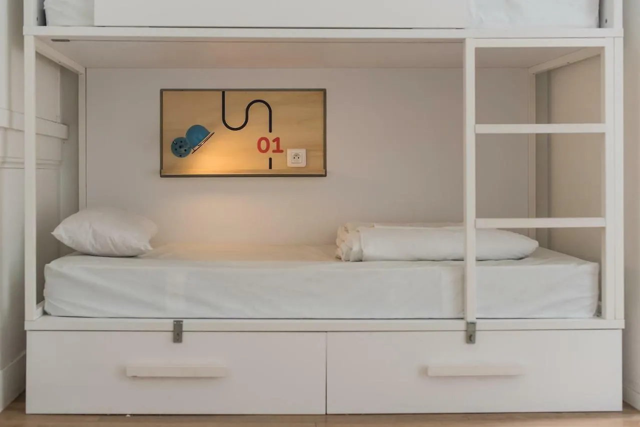 Slo Hostel Lyon Les Pentes (Adults Only)