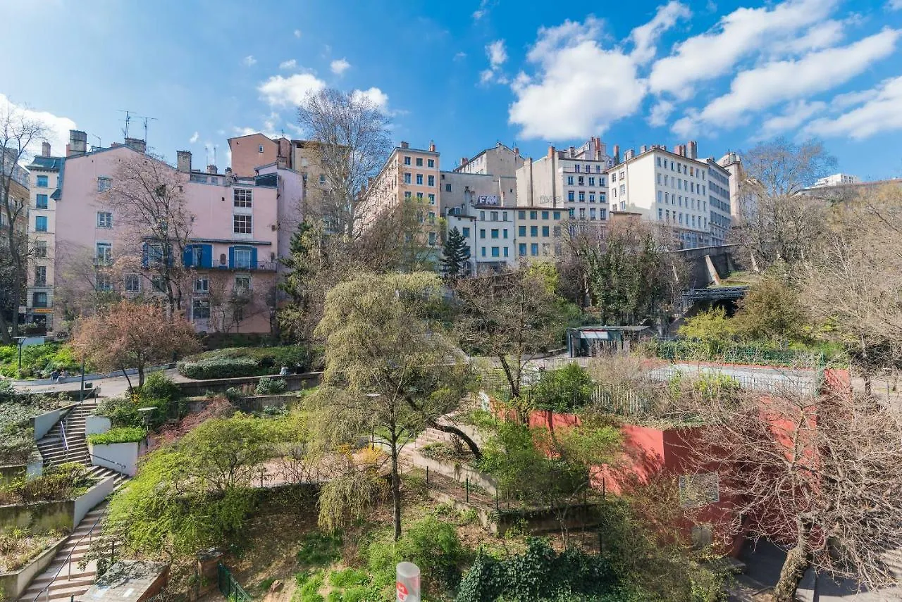 Slo Hostel Lyon Les Pentes (Adults Only) 0*,  Francia