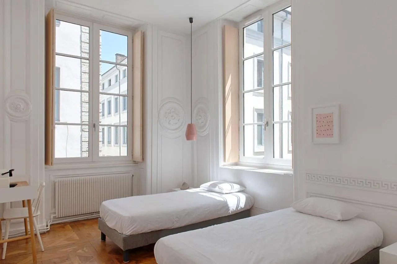 Slo Hostel Lyon Les Pentes (Adults Only)