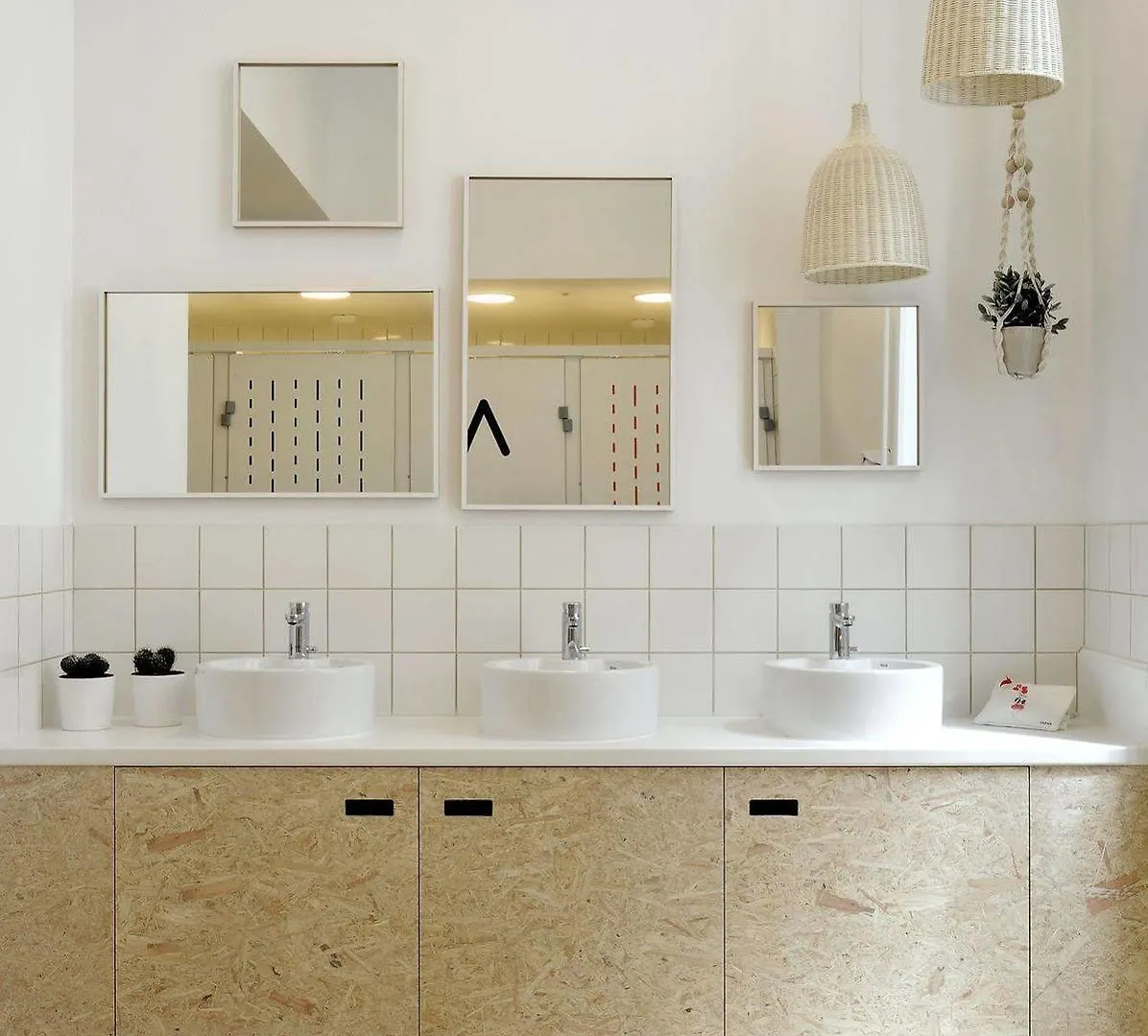 Slo Hostel Lyon Les Pentes (Adults Only)