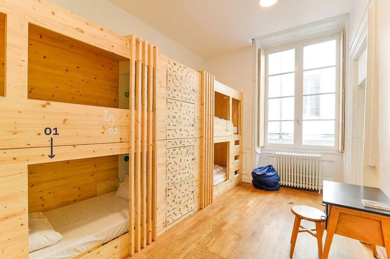 Slo Hostel Lyon Les Pentes (Adults Only) Francja