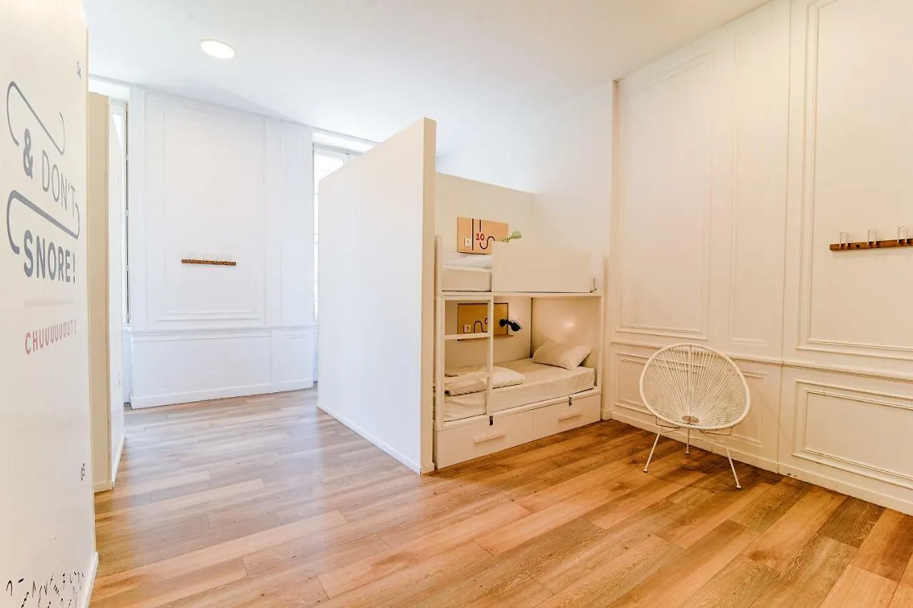 Slo Hostel Lyon Les Pentes (Adults Only) 0*,  Francja
