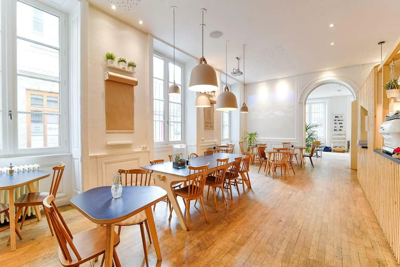 Slo Hostel Lyon Les Pentes (Adults Only) 3*,